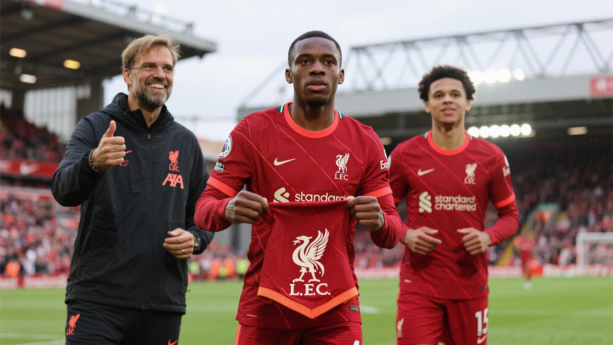 记者:药厂与利物浦就宽萨转会细节展开深入谈判,协议接近达成 记者:药厂与利物浦就宽萨转会细节展开深入谈判,协议接近达成